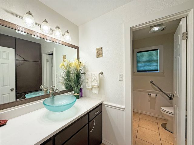 105 Copano Cove Road, Rockport, TX 78382