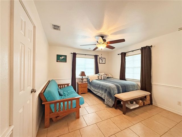 105 Copano Cove Road, Rockport, TX 78382