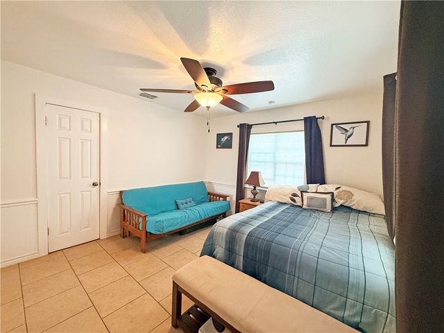 105 Copano Cove Road, Rockport, TX 78382