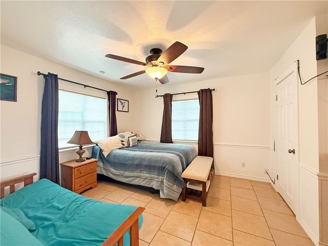 105 Copano Cove Road, Rockport, TX 78382