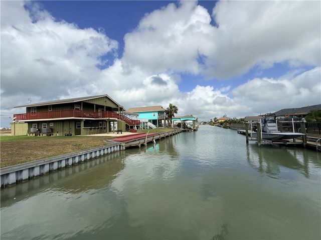 105 Copano Cove Road, Rockport, TX 78382