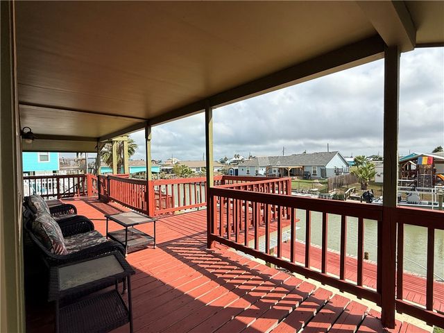 105 Copano Cove Road, Rockport, TX 78382