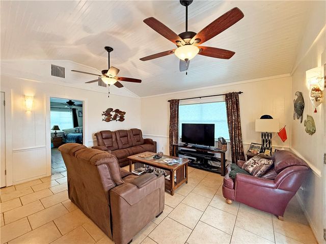 105 Copano Cove Road, Rockport, TX 78382