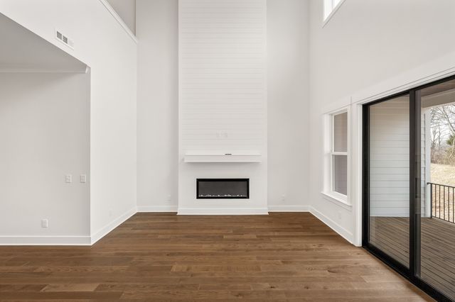 2072 Conductor Ln, Thompsons Station, TN 37179