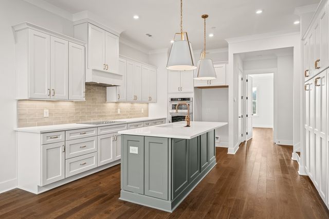 2072 Conductor Ln, Thompsons Station, TN 37179