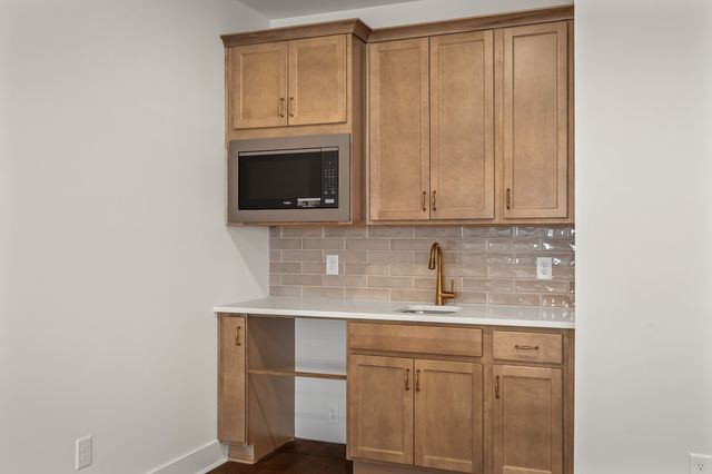 2072 Conductor Ln, Thompsons Station, TN 37179