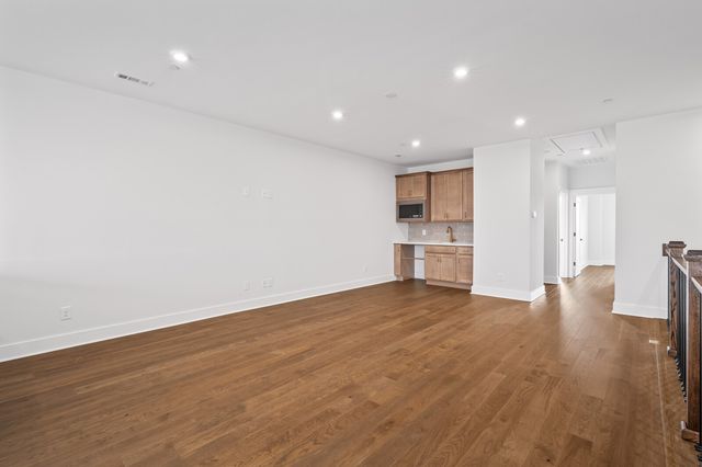 2072 Conductor Ln, Thompsons Station, TN 37179