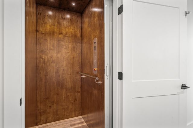 2072 Conductor Ln, Thompsons Station, TN 37179