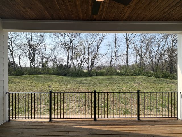 2072 Conductor Ln, Thompsons Station, TN 37179