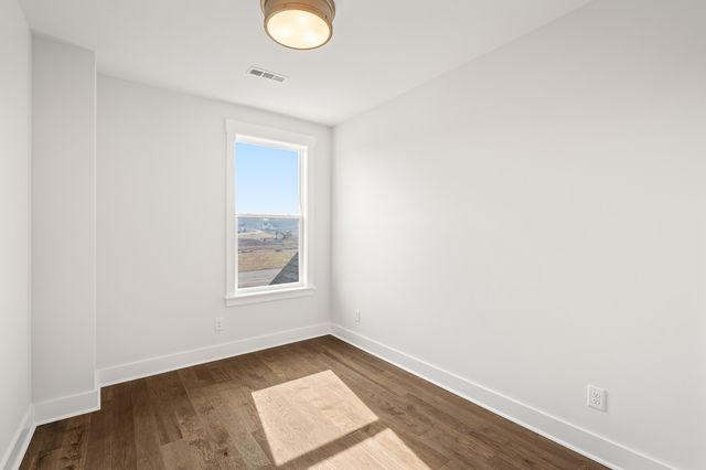 2072 Conductor Ln, Thompsons Station, TN 37179