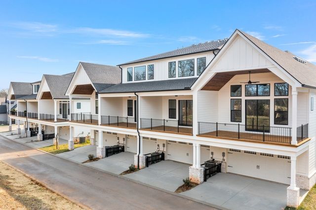 2072 Conductor Ln, Thompsons Station, TN 37179