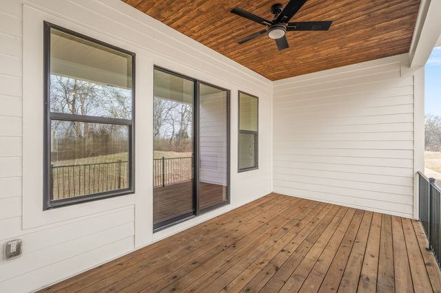 2072 Conductor Ln, Thompsons Station, TN 37179