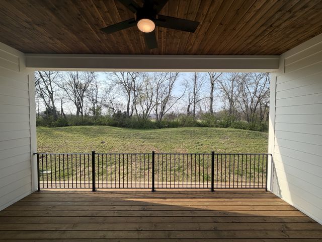 2072 Conductor Ln, Thompsons Station, TN 37179