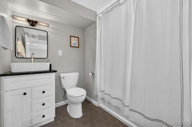 569 Saint Joseph Street, Florissant, MO 63031