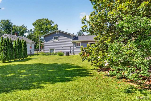 569 Saint Joseph Street, Florissant, MO 63031