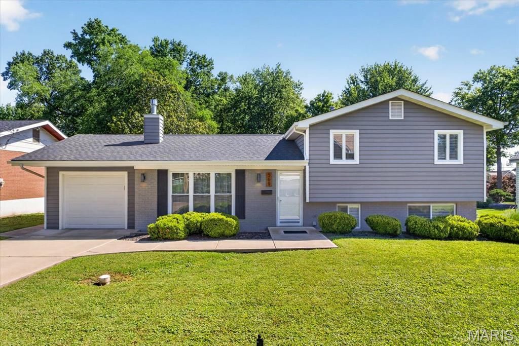569 Saint Joseph Street, Florissant, MO 63031