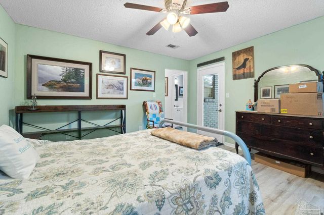 2955 Newton Dr, Pensacola, FL 32503
