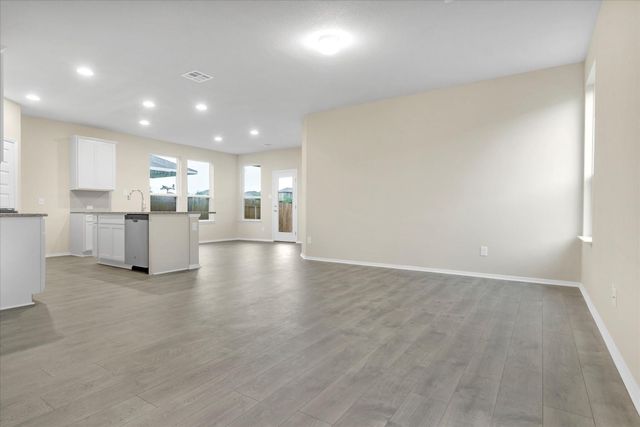 135 Lyndon DR, San Marcos, TX 78666