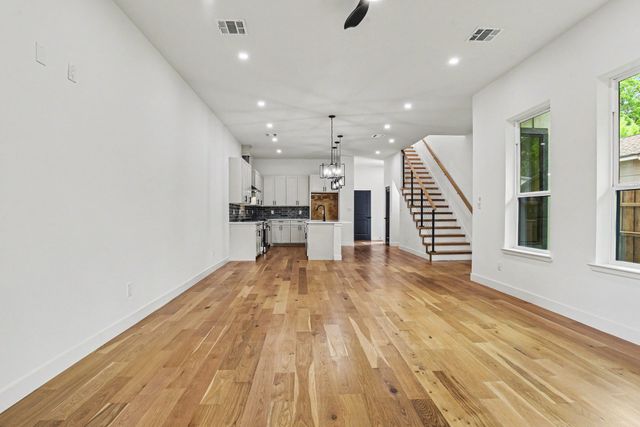 2218 Bombay Avenue, Dallas, TX 75235