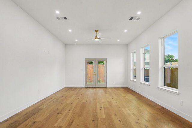 2218 Bombay Avenue, Dallas, TX 75235