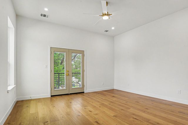 2218 Bombay Avenue, Dallas, TX 75235