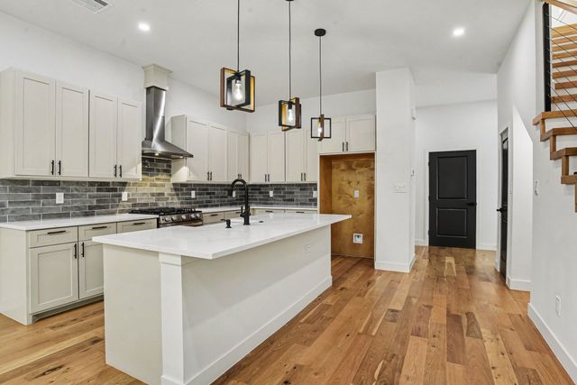 2218 Bombay Avenue, Dallas, TX 75235