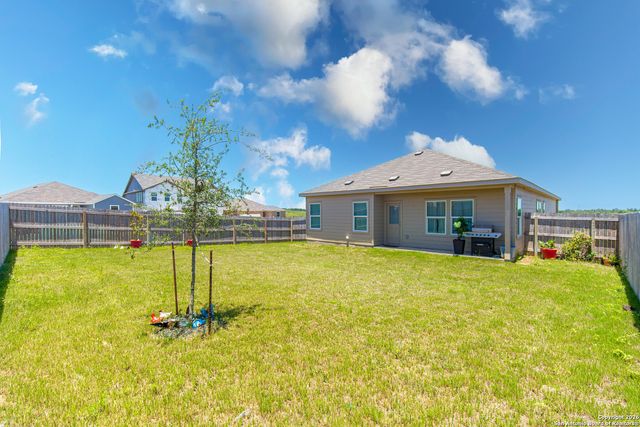 209 Wolf Crest Blvd, Seguin, TX 78155