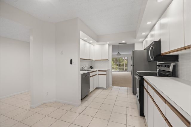 1801 Eleuthera Point J3, Coconut Creek, FL 33066