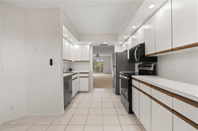 1801 Eleuthera Point J3, Coconut Creek, FL 33066