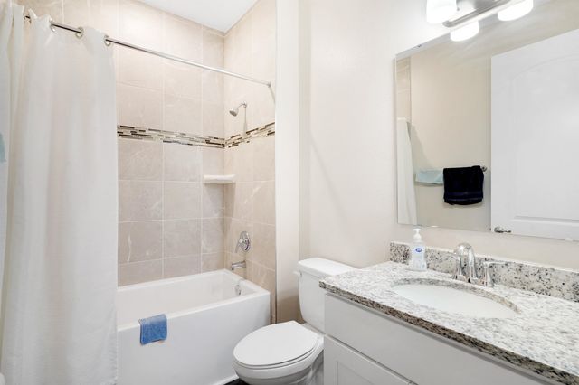 305 Ocean Jasper Dr, St Augustine, FL 32086