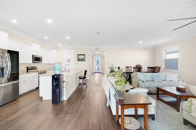 305 Ocean Jasper Dr, St Augustine, FL 32086