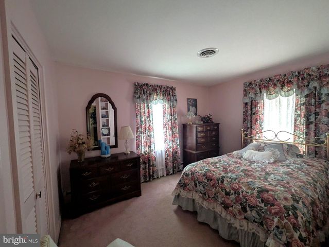 722 E IVY DR, Seaford, DE 19973