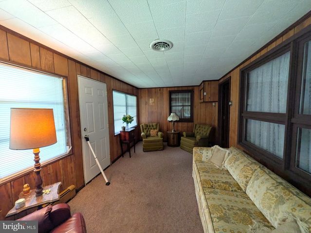 722 E IVY DR, Seaford, DE 19973