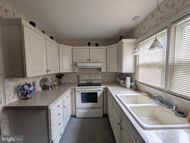722 E IVY DR, Seaford, DE 19973