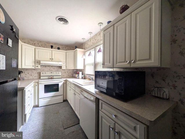 722 E IVY DR, Seaford, DE 19973