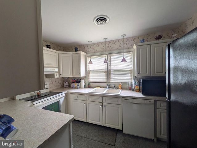 722 E IVY DR, Seaford, DE 19973