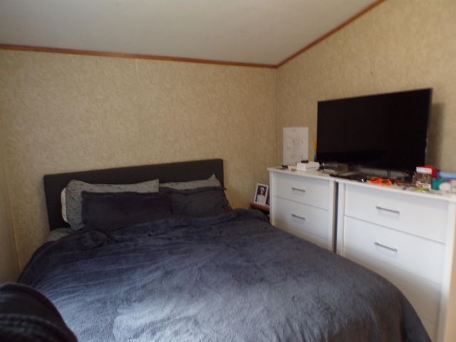 15 Pineland Park Road, Milton, NH 03851