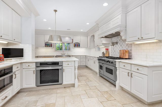 9 Via Vizcaya, Palm Beach, FL 33480