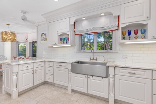 9 Via Vizcaya, Palm Beach, FL 33480