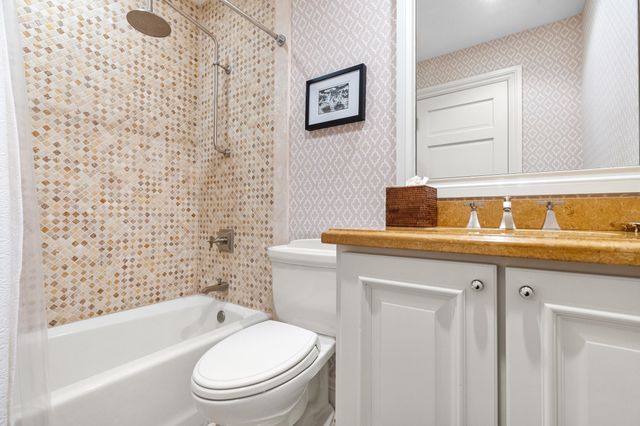 9 Via Vizcaya, Palm Beach, FL 33480