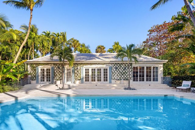 9 Via Vizcaya, Palm Beach, FL 33480