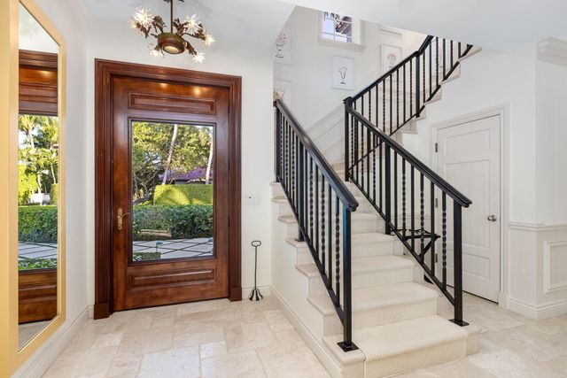 9 Via Vizcaya, Palm Beach, FL 33480