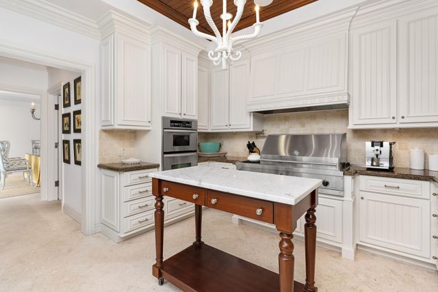 9 Via Vizcaya, Palm Beach, FL 33480