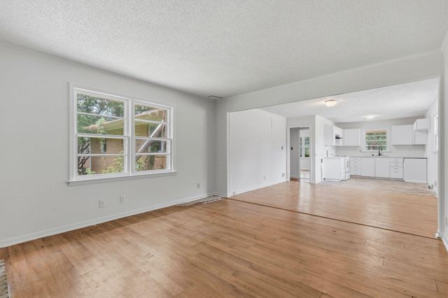 123 Tucker Rd, Spartanburg, SC 29306