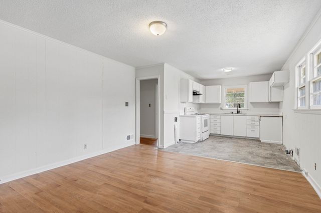 123 Tucker Rd, Spartanburg, SC 29306