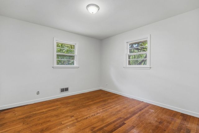 123 Tucker Rd, Spartanburg, SC 29306