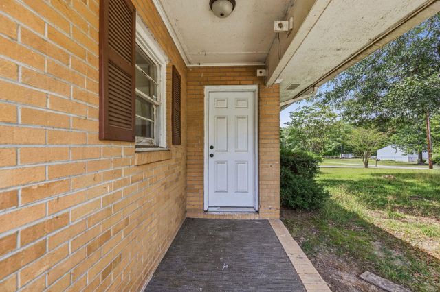 123 Tucker Rd, Spartanburg, SC 29306