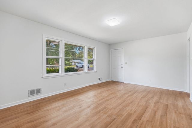 123 Tucker Rd, Spartanburg, SC 29306
