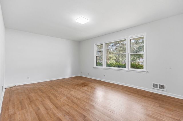 123 Tucker Rd, Spartanburg, SC 29306
