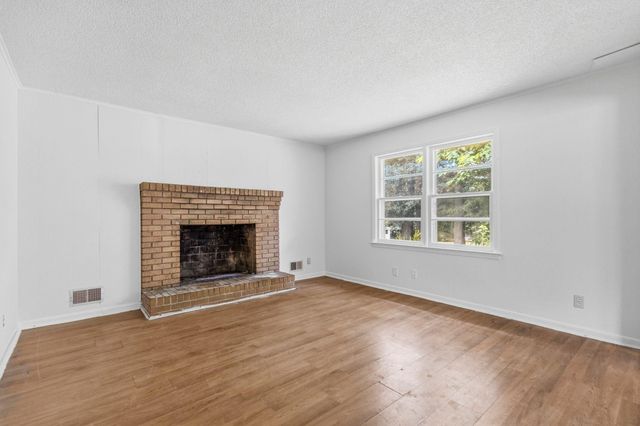 123 Tucker Rd, Spartanburg, SC 29306